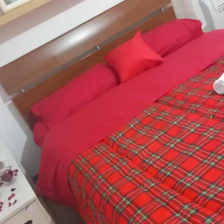 בית הארחה Romeo House 3*